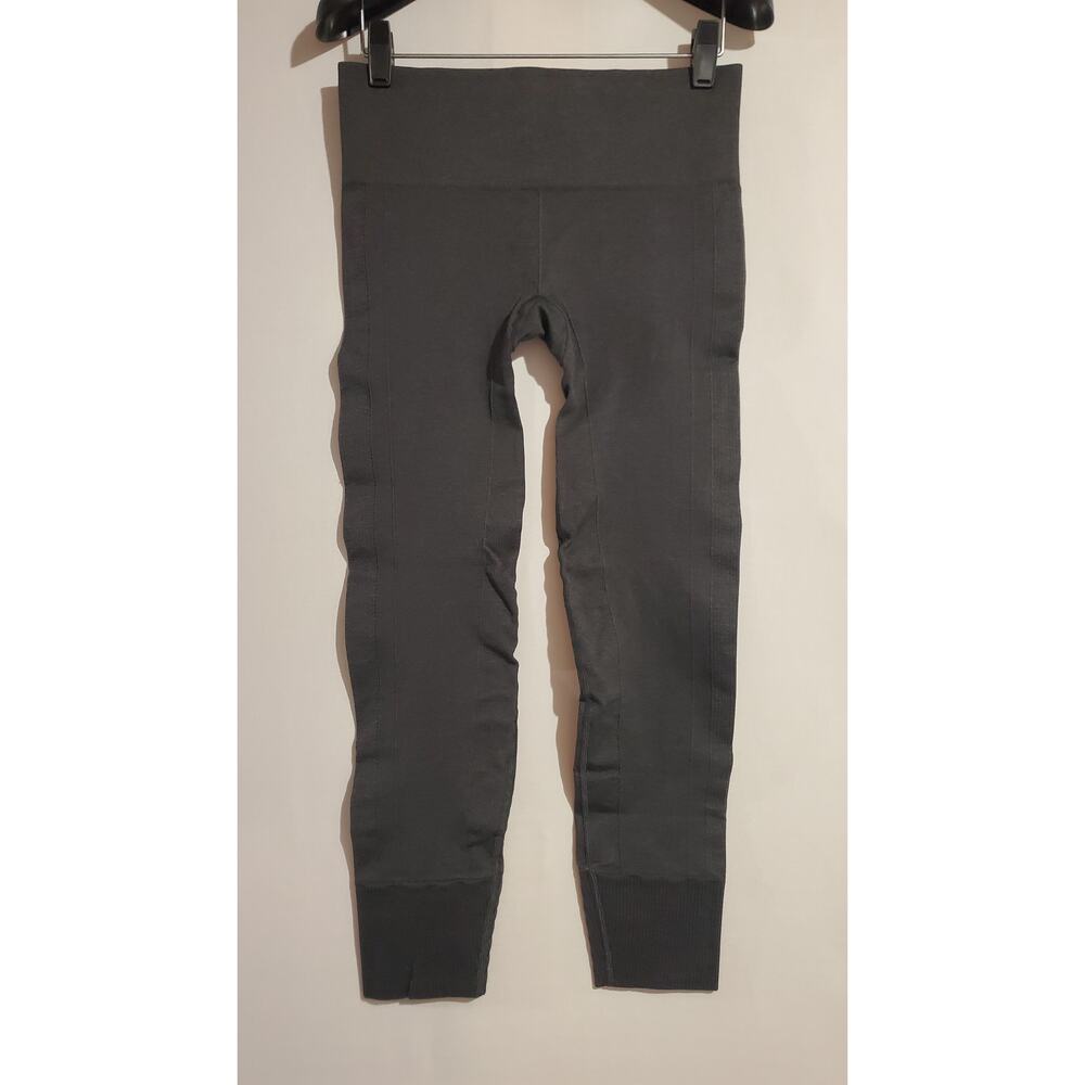 Lululemon Ebb to Street Seamless Ribbed Cuff Pants Womens Size 6 Gray Tights